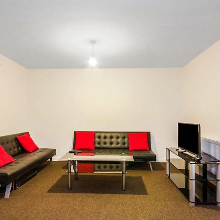 Spacious Studio Flat- Watford Junction & Harry Potter World Exteriör bild