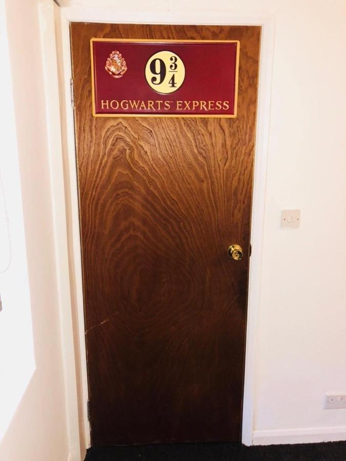 Spacious Studio Flat- Watford Junction & Harry Potter World Exteriör bild